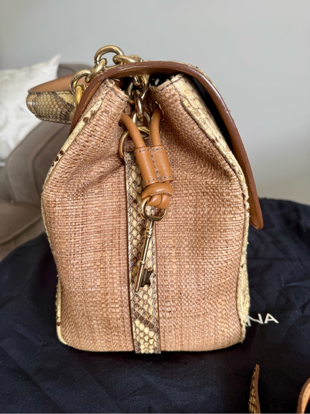 🤎Authentic Dolce & Gabbana Raffia Python Trim Padlock Bag🤎 - Picture 8 of 13